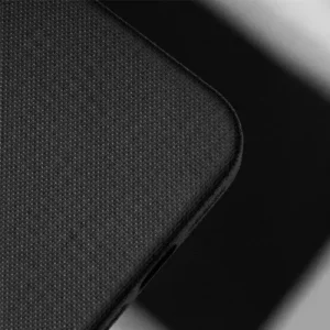 В Topcase знаем, че смартфонът е неизменна част от ежедневието ви и заслужава надеждна защита още от първия ден. Затова подбираме внимателно всеки продукт в нашия каталог, за да ви предложим качествени кейсове, протектори и аксесоари, които съчетават сигурност, стил и удобство. Също толкова важно за нас е и бързото обслужване. Стремим се всяка поръчка да бъде обработена и изпратена възможно най-бързо, за да може вашето устройство да получи необходимата защита без излишно чакане. Защото вярваме, че спокойствието започва с добре защитения телефон.