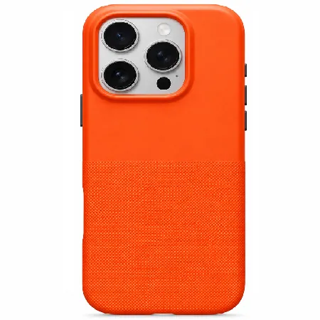 В Topcase знаем, че смартфонът е неизменна част от ежедневието ви и заслужава надеждна защита още от първия ден. Затова подбираме внимателно всеки продукт в нашия каталог, за да ви предложим качествени кейсове, протектори и аксесоари, които съчетават сигурност, стил и удобство. Също толкова важно за нас е и бързото обслужване. Стремим се всяка поръчка да бъде обработена и изпратена възможно най-бързо, за да може вашето устройство да получи необходимата защита без излишно чакане. Защото вярваме, че спокойствието започва с добре защитения телефон.