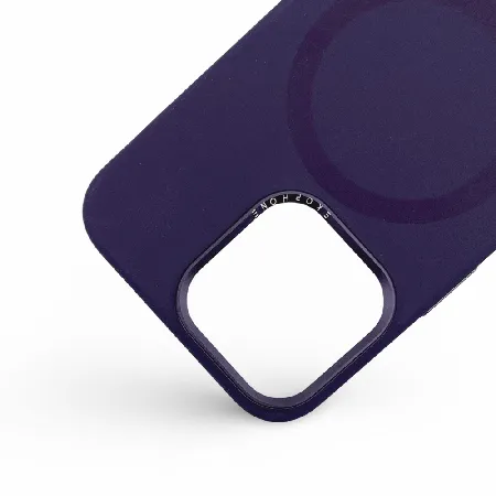 В Topcase знаем, че смартфонът е неизменна част от ежедневието ви и заслужава надеждна защита още от първия ден. Затова подбираме внимателно всеки продукт в нашия каталог, за да ви предложим качествени кейсове, протектори и аксесоари, които съчетават сигурност, стил и удобство. Също толкова важно за нас е и бързото обслужване. Стремим се всяка поръчка да бъде обработена и изпратена възможно най-бързо, за да може вашето устройство да получи необходимата защита без излишно чакане. Защото вярваме, че спокойствието започва с добре защитения телефон.